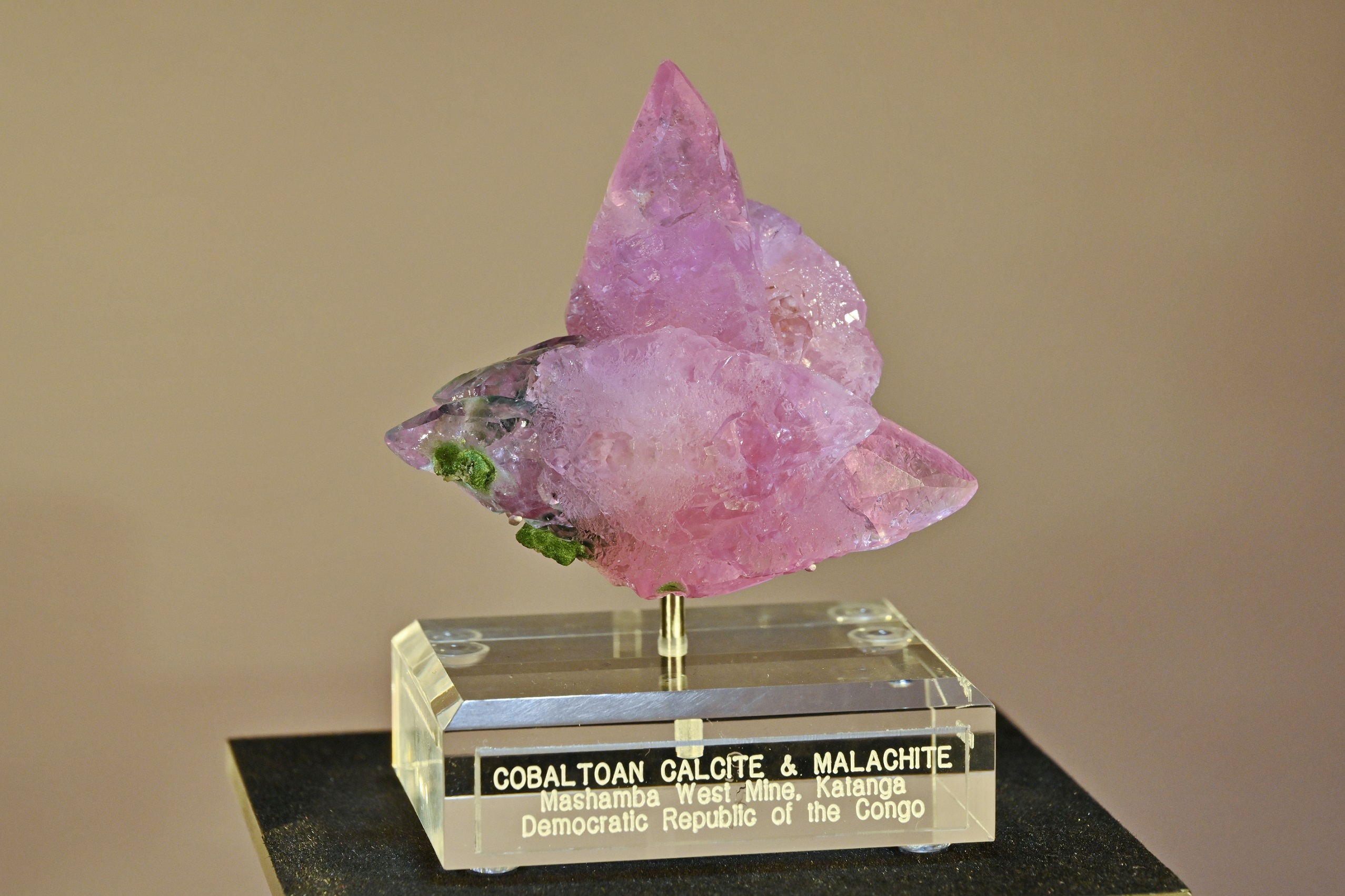 "The Royalty´s Color" - Cobaltoan Calcite, Malachite